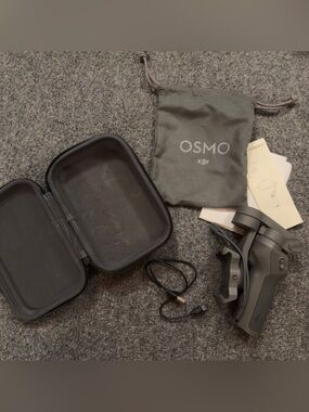DJI OSMO 3 Smartphone Gimbal Stabilizer with Adjustable Mount w/ Tabletop Tripod